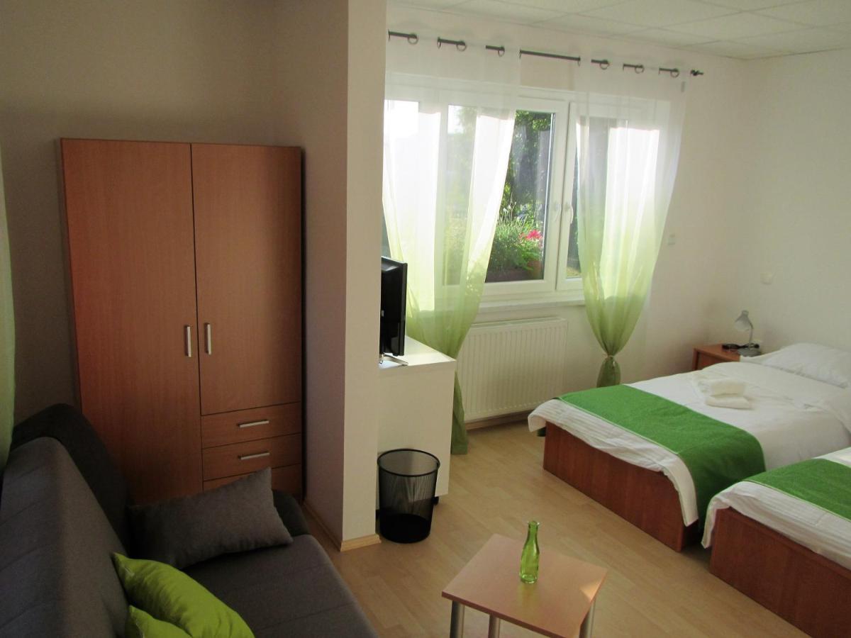 Bed and Breakfast Pod Orehi Постойна Экстерьер фото